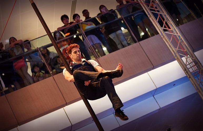 Book Circus Artist. Acrobatics, Aerial, and Juggling - Circus Act ...