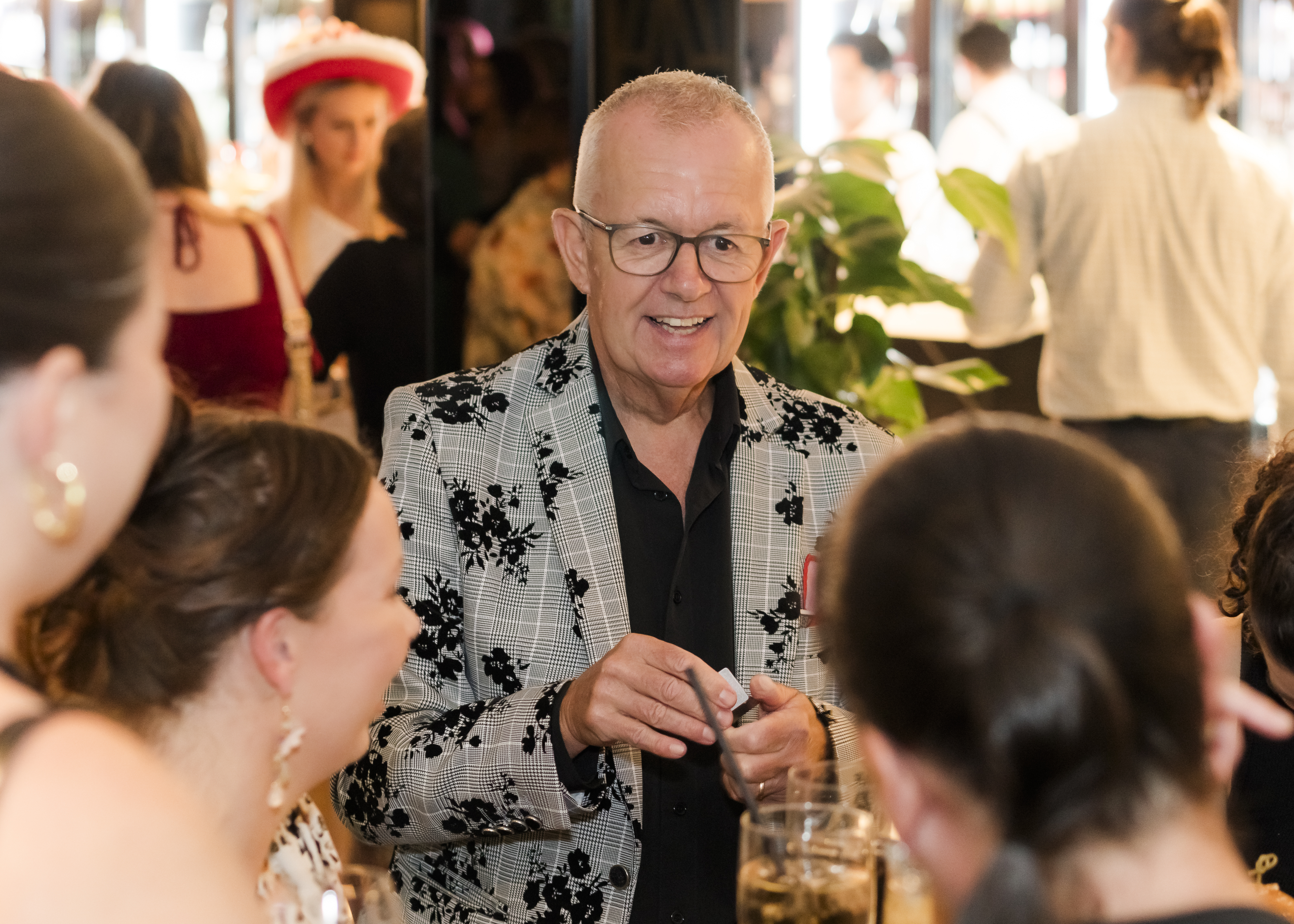 Book Steve Giles - Magician, Brisbane