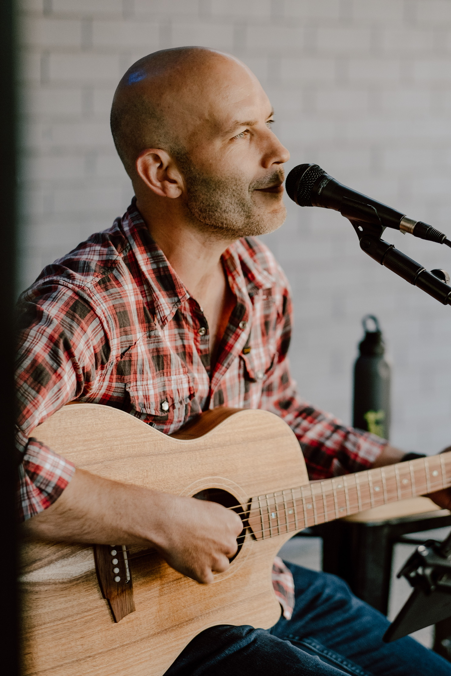 Book Nick Rivers - Acoustic Musician, Noosa Heads
